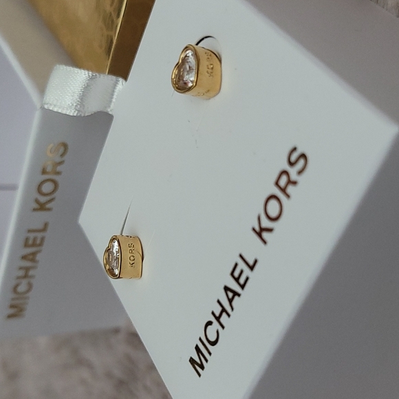 MK Signature Logo Engraved Heart Studs Gold-tone NIB Style# MKJX7792 - Picture 15 of 16